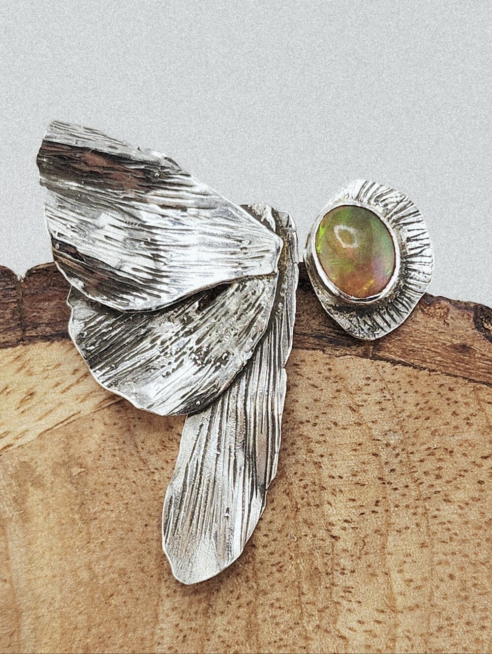 OPAL GEMSTONE BUTTERFLIE RING ADJUSTABLE SIZE FROM 7/9.5 - Picture 16 of 16